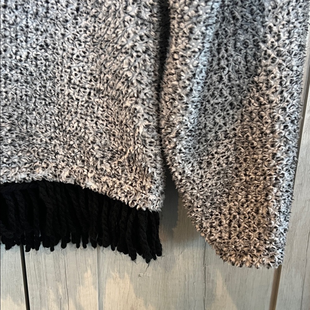 Vince Camuto Gray and Black Textured Fringe Sweater - Picture 4 of 9